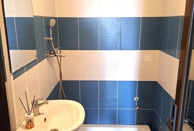 Apartament cu 3 camere decomandat în Micro 5