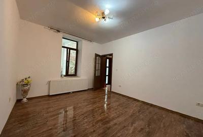 Casă cu 2 camere cu Teren 60 Mp în Fabric