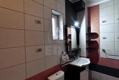 Casă cu 4 camere cu Teren 100 Mp în Florești