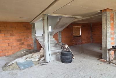 Casă cu 5 camere cu Teren 4165 Mp în Exterior Sud - 5