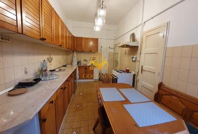 Apartament cu 4 camere decomandat, mobilat în Central - 9