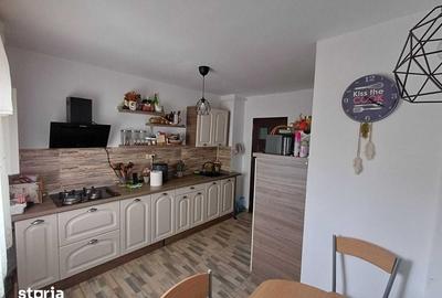 Apartament cu 3 camere decomandat în Micro 11