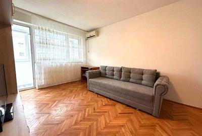 Apartament cu 3 camere decomandat, mobilat în Basarabia