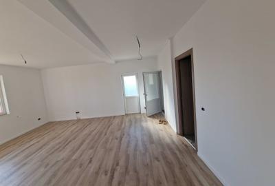Casă cu 4 camere în Brănești