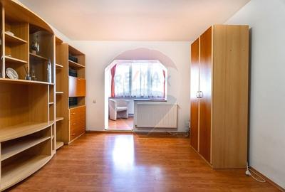 Apartament cu 2 camere decomandat, mobilat în Tractorul - 3