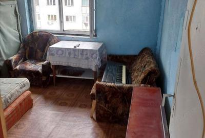 Apartament cu 2 camere decomandat în Rovinari - 3