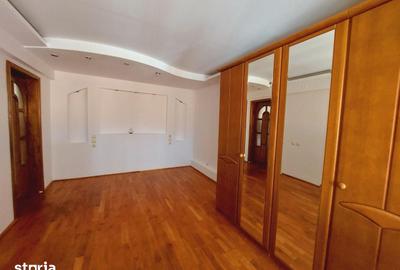 Apartament cu 4 camere în Central - 8