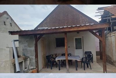 Casă cu 3 camere cu Teren 770 Mp în Micești