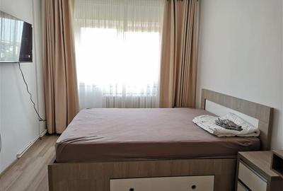 Apartament cu 2 camere decomandat în Podu Roș