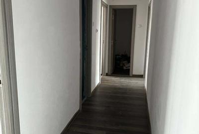Apartament cu 4 camere în Motru - 9