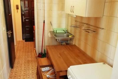 Apartament cu 2 camere decomandat în Titan