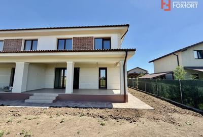 Duplex cu 5 camere cu Teren 300 Mp în Dumbrăvița