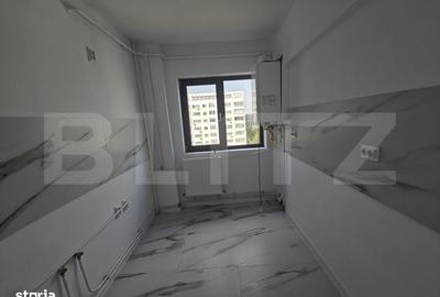 Apartament cu 3 camere în Podu Roș
