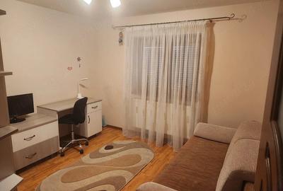 Apartament cu 3 camere decomandat în Vest - 2