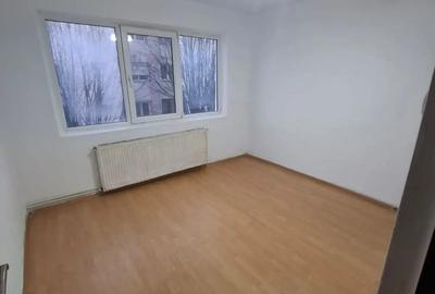 Apartament cu 4 camere decomandat în Central - 1