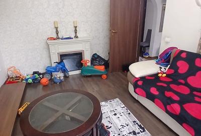 Apartament cu 3 camere decomandat în Rahova