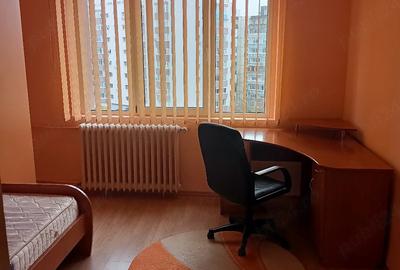 Apartament cu 3 camere decomandat în Gorjului