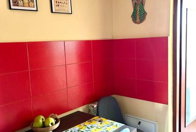 Apartament cu 3 camere decomandat în Sud