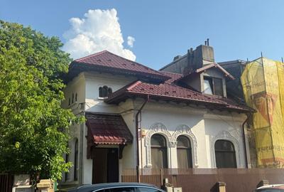 Casă individuală cu 5 camere cu Canalizare în Dorobanți - 1