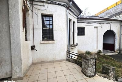 Casă cu 4 camere în Eminescu