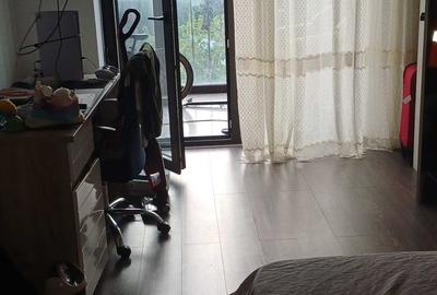 Apartament cu 3 camere semidecomandat în Dobroești
