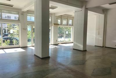 Spațiu comercial, de 142 mp, în Central - 6