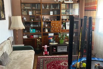 Apartament cu 4 camere decomandat în Favorit - 1