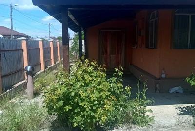 Casă cu 4 camere în Central - 2