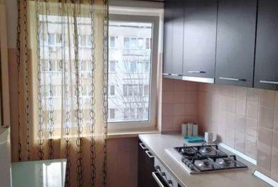 Apartament cu 2 camere semidecomandat, mobilat în Vatra Luminoasă