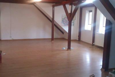 Apartament cu 3 camere decomandat în Unirii