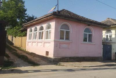Casă cu 5 camere cu Teren 220 Mp în Ostrov - 4