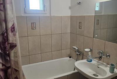 Apartament cu 3 camere semidecomandat în Pantelimon - 1