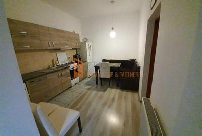 Casă cu 5 camere cu Canalizare în 23 August - 8