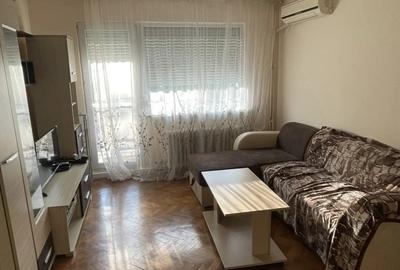 Apartament cu 3 camere semidecomandat, mobilat în Tipografilor