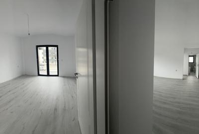 Apartament cu 3 camere decomandat în Socola - 15