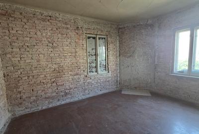 Casă individuală cu 8 camere cu Canalizare în Gară - 18