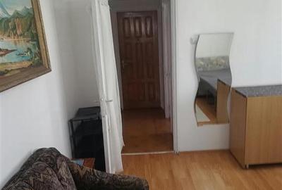 Apartament cu 2 camere semidecomandat, mobilat în Dacia