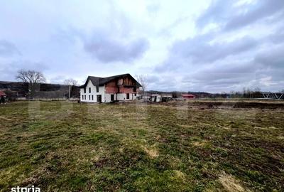 Casă cu Teren 3730 Mp în Stremț - 7