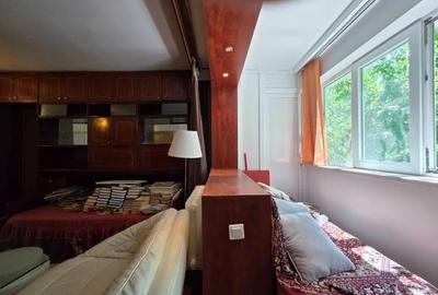 Apartament cu 3 camere semidecomandat în Berceni - 2