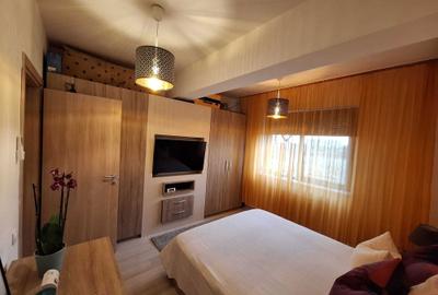 Apartament cu 3 camere decomandat în Alexandriei - 2