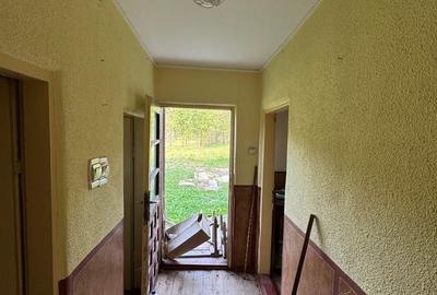Casă cu 4 camere cu Teren 2224 Mp în Central