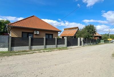 Casă cu 3 camere în Zăbala