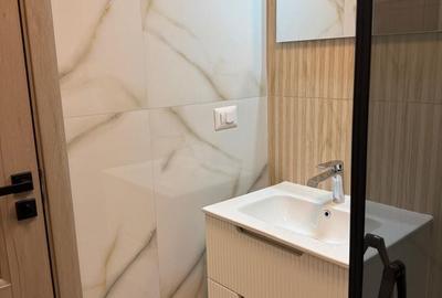 Casă cu 4 camere cu Teren 400 Mp în Central - 2
