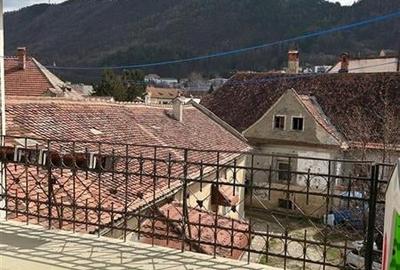 Apartament cu 3 camere semidecomandat în Schei - 1