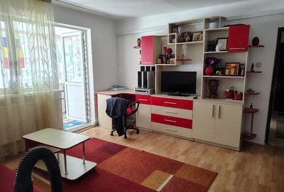 Apartament cu 3 camere semidecomandat în Micro 3 - 2