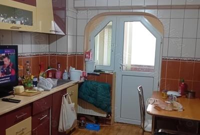 Apartament cu 2 camere decomandat în Radu Negru