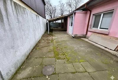 Spațiu comercial, de 106 mp, în Central - 4
