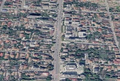 Casă cu 3 camere cu Teren 180 Mp în Central