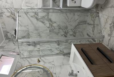 Casă cu Teren 1200 Mp în Central - 2