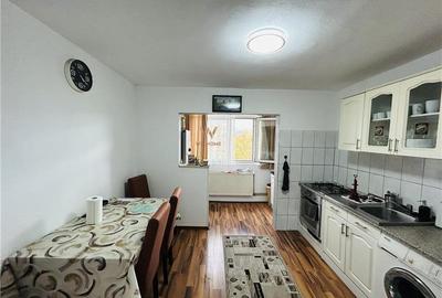 Apartament cu 2 camere decomandat în Hipodrom 4